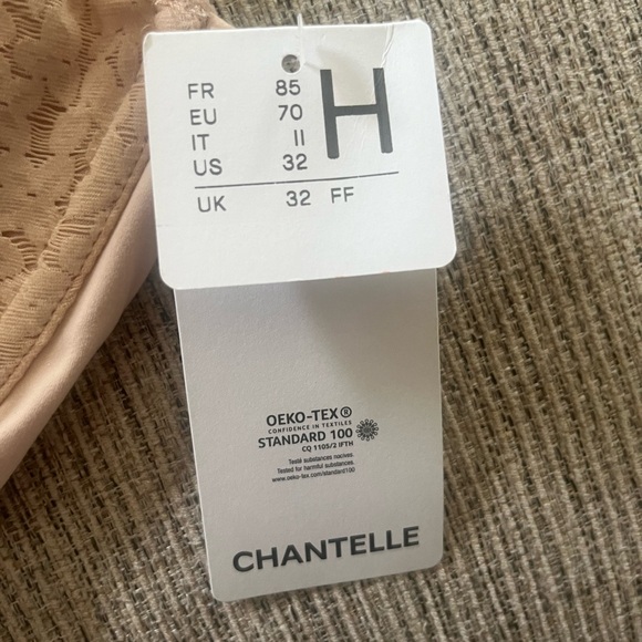 Chantelle Bra - Picture 2 of 2
